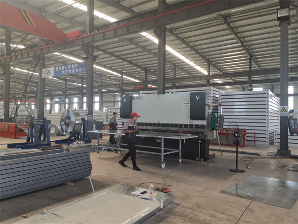 Lj factory 034.jpg