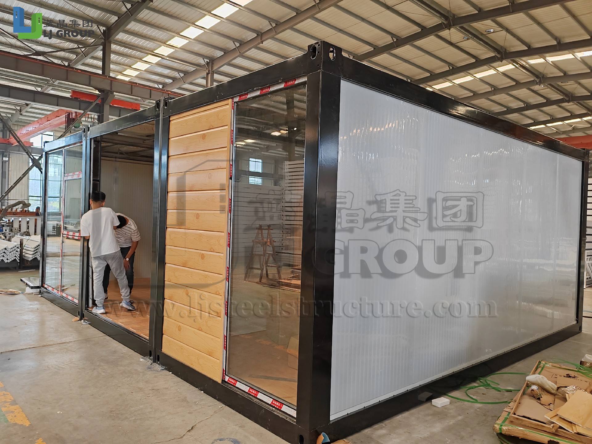 Client from Morocco inspected sample order of flat pack container house