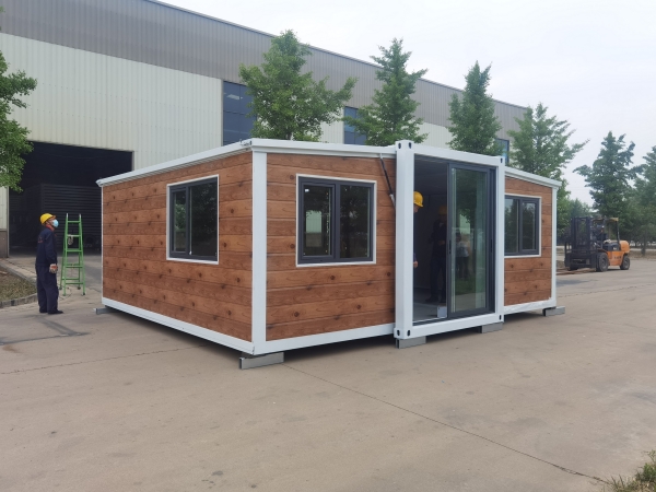 Expandable Living Container